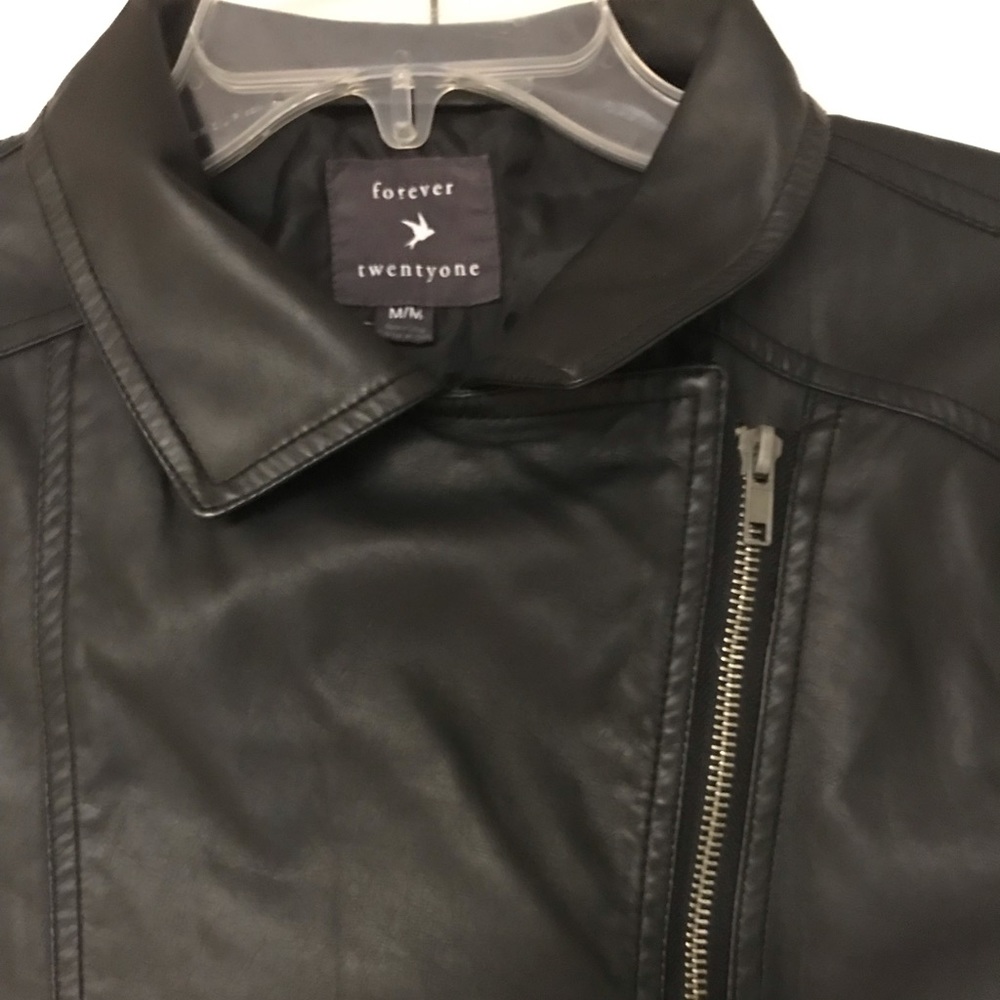Forever 21 bomber